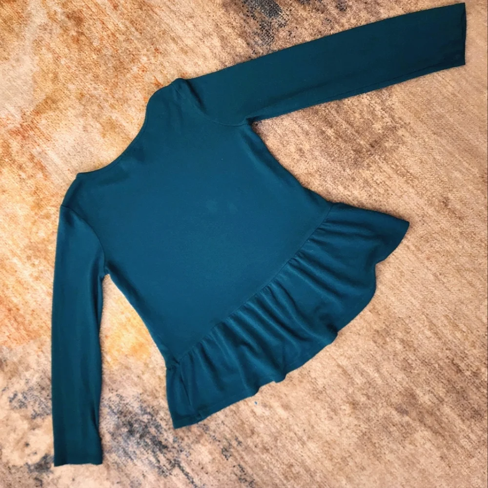 OshKosh Bgosh Long Sleeve Knit Peplum Top